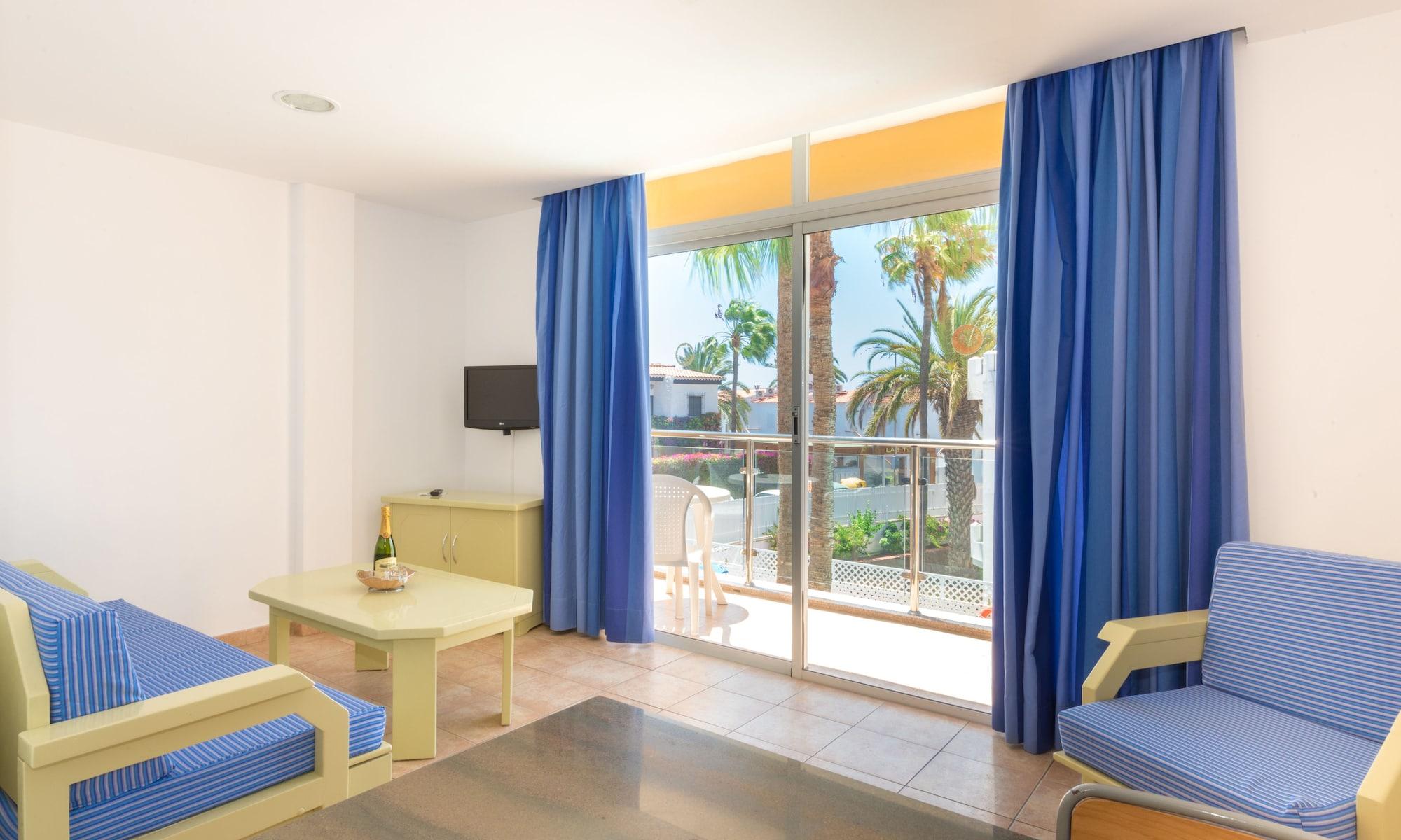 Apartamentos Karina Πλάγια ντελ Ινγκλές Εξωτερικό φωτογραφία