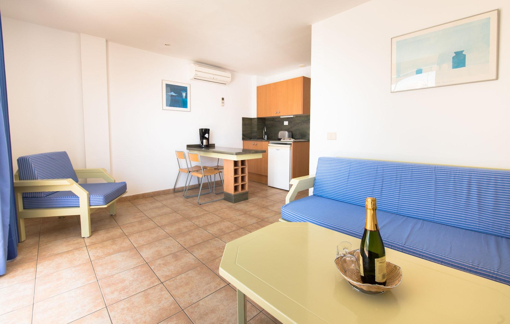 Apartamentos Karina Πλάγια ντελ Ινγκλές Εξωτερικό φωτογραφία