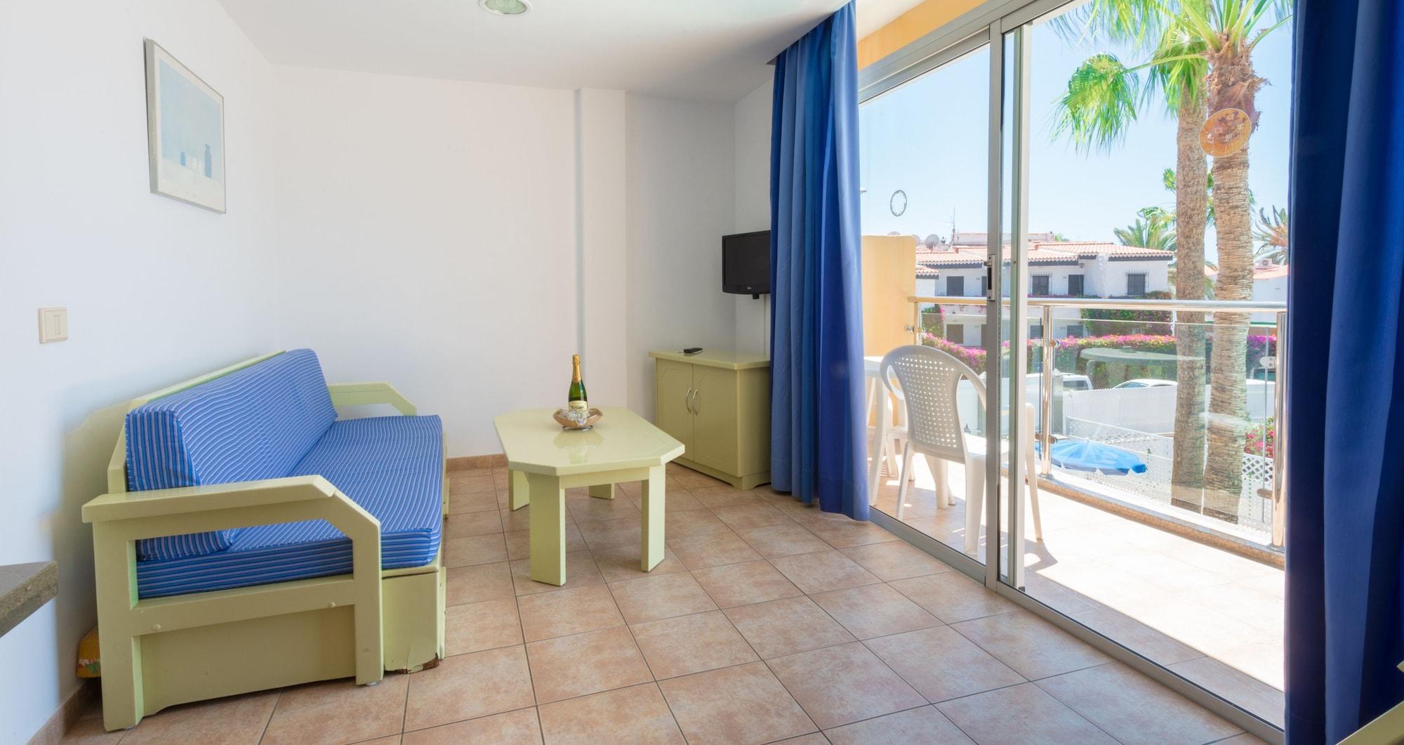 Apartamentos Karina Πλάγια ντελ Ινγκλές Εξωτερικό φωτογραφία