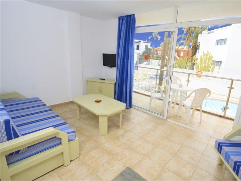 Apartamentos Karina Πλάγια ντελ Ινγκλές Εξωτερικό φωτογραφία