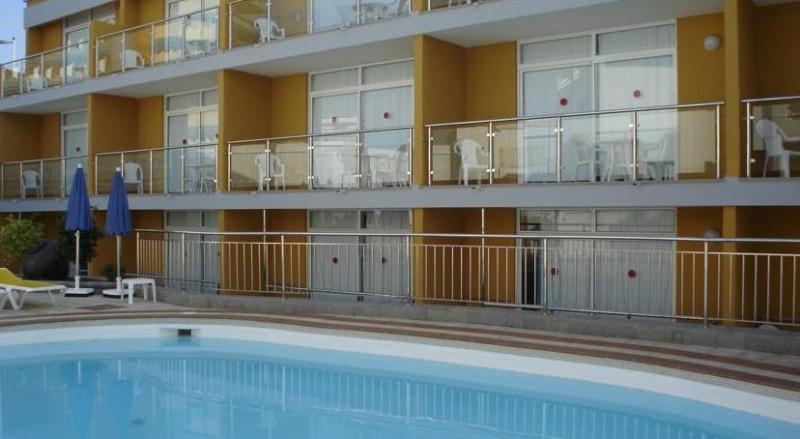 Apartamentos Karina Πλάγια ντελ Ινγκλές Εξωτερικό φωτογραφία