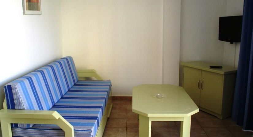 Apartamentos Karina Πλάγια ντελ Ινγκλές Εξωτερικό φωτογραφία