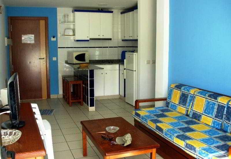 Apartamentos Karina Πλάγια ντελ Ινγκλές Εξωτερικό φωτογραφία