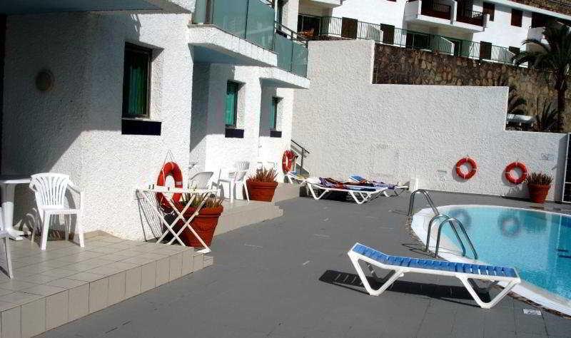Apartamentos Karina Πλάγια ντελ Ινγκλές Εξωτερικό φωτογραφία